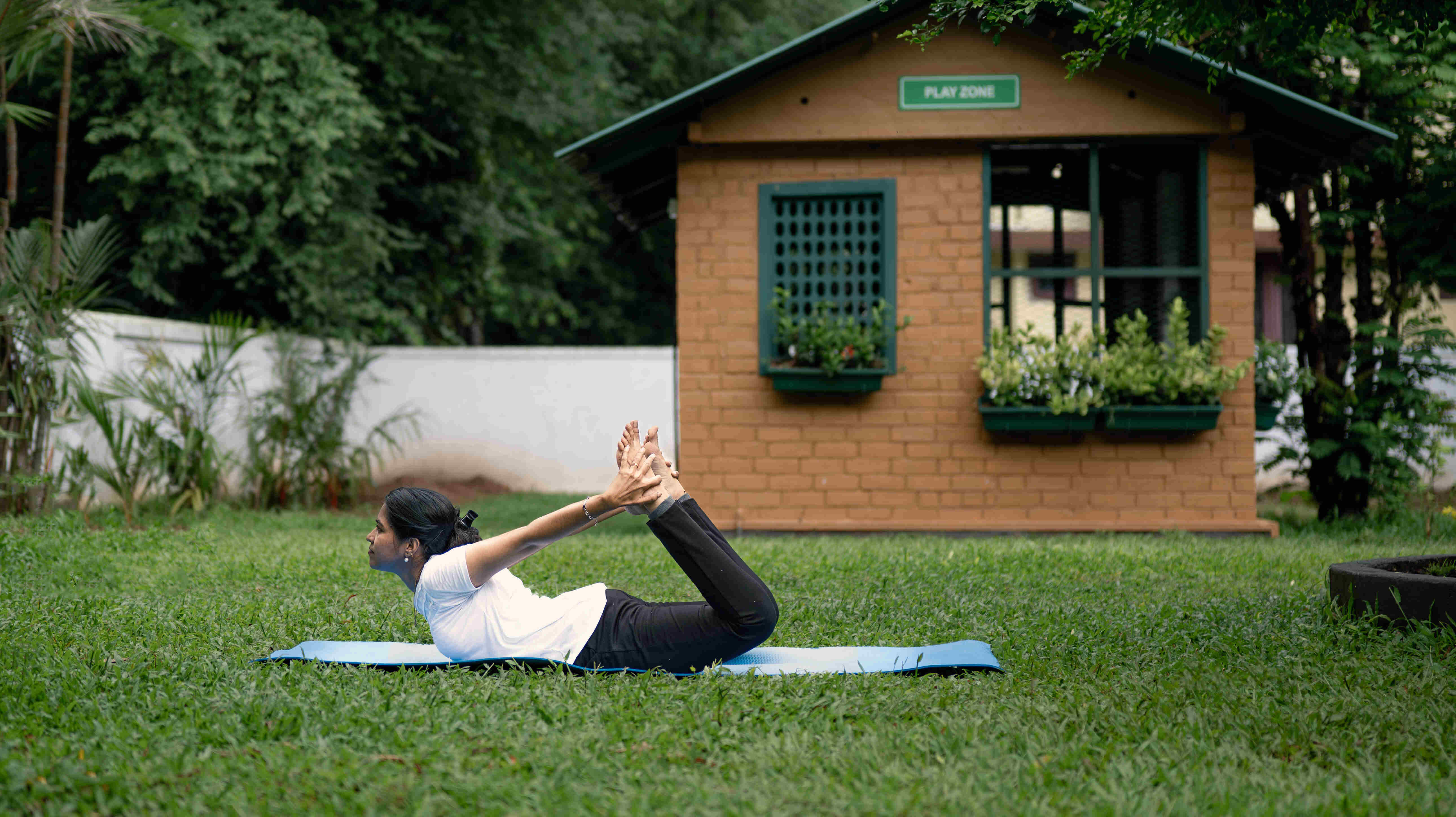 Dhanurasana